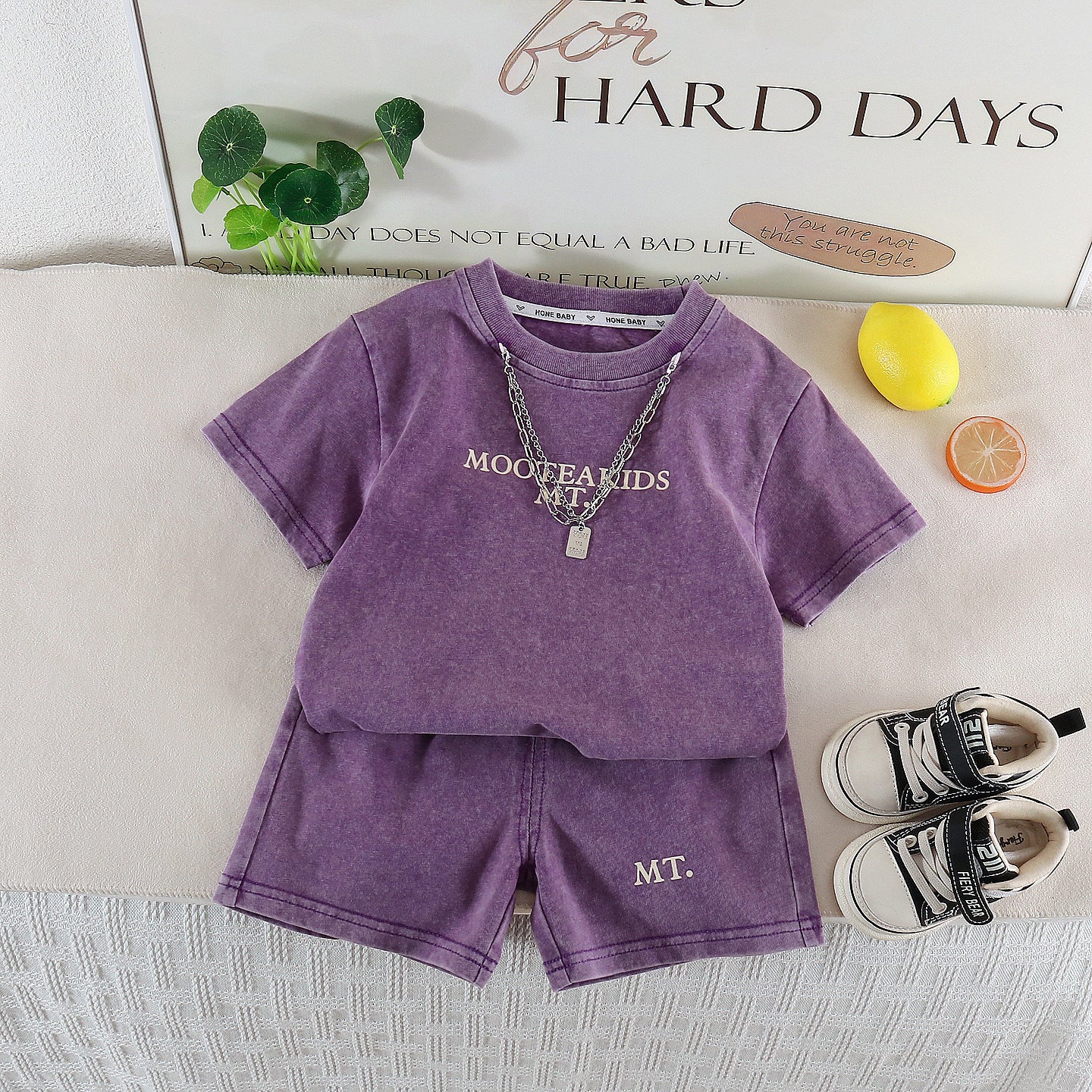 Short sleeved round neck English top and shorts set