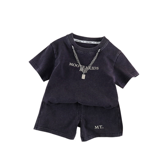 Short sleeved round neck English top and shorts set